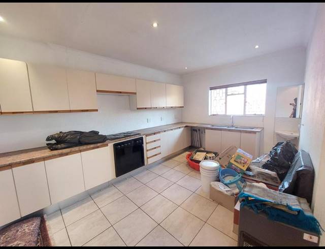 2 BEDROOM PROPERTY TO RENT IN LAUDIUM